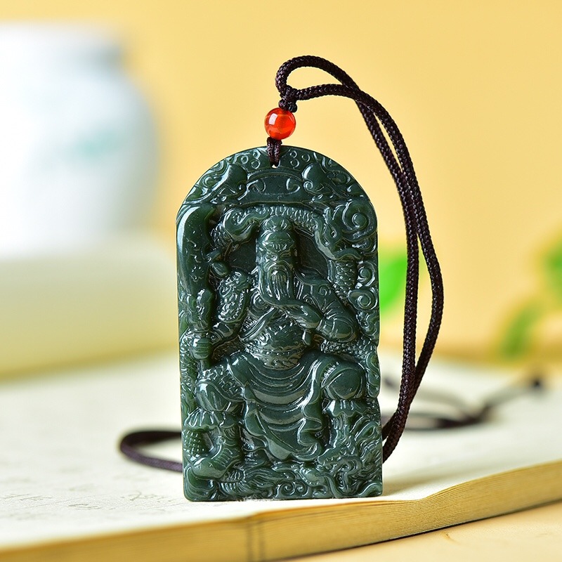 Exquisito colgante de jade de  - Ethnic Fashion Brands reseña y precio