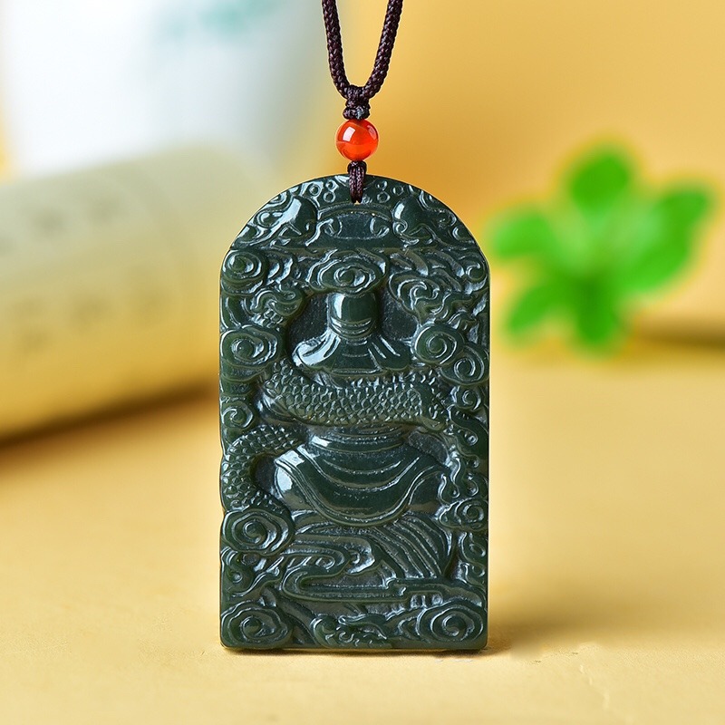 Exquisito colgante de jade de  - Ethnic Fashion Brands reseña y precio